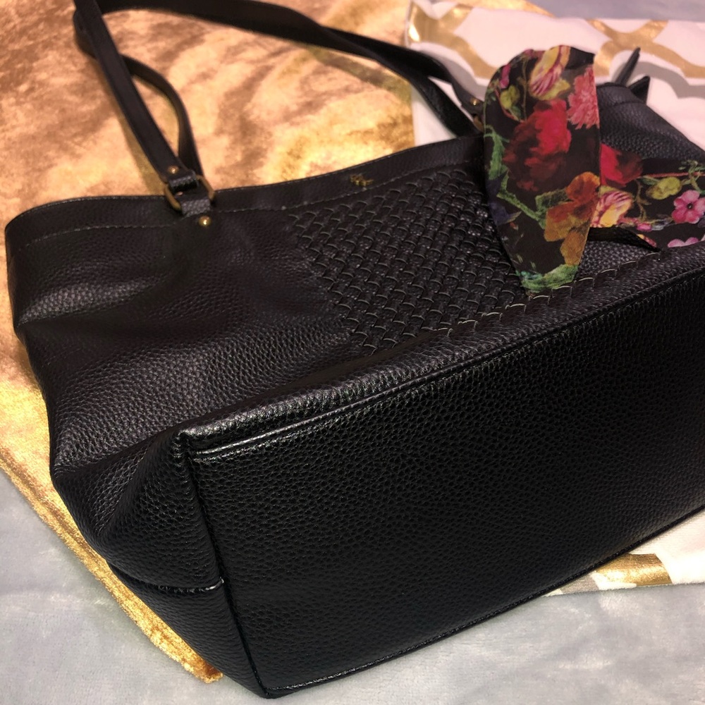 Black purse - Picture 5 of 10